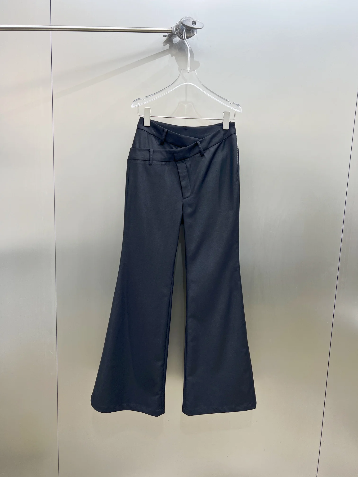 The new high and low double waist micro - la pants elongated leg type straight tube micro - la version is very easy to handle