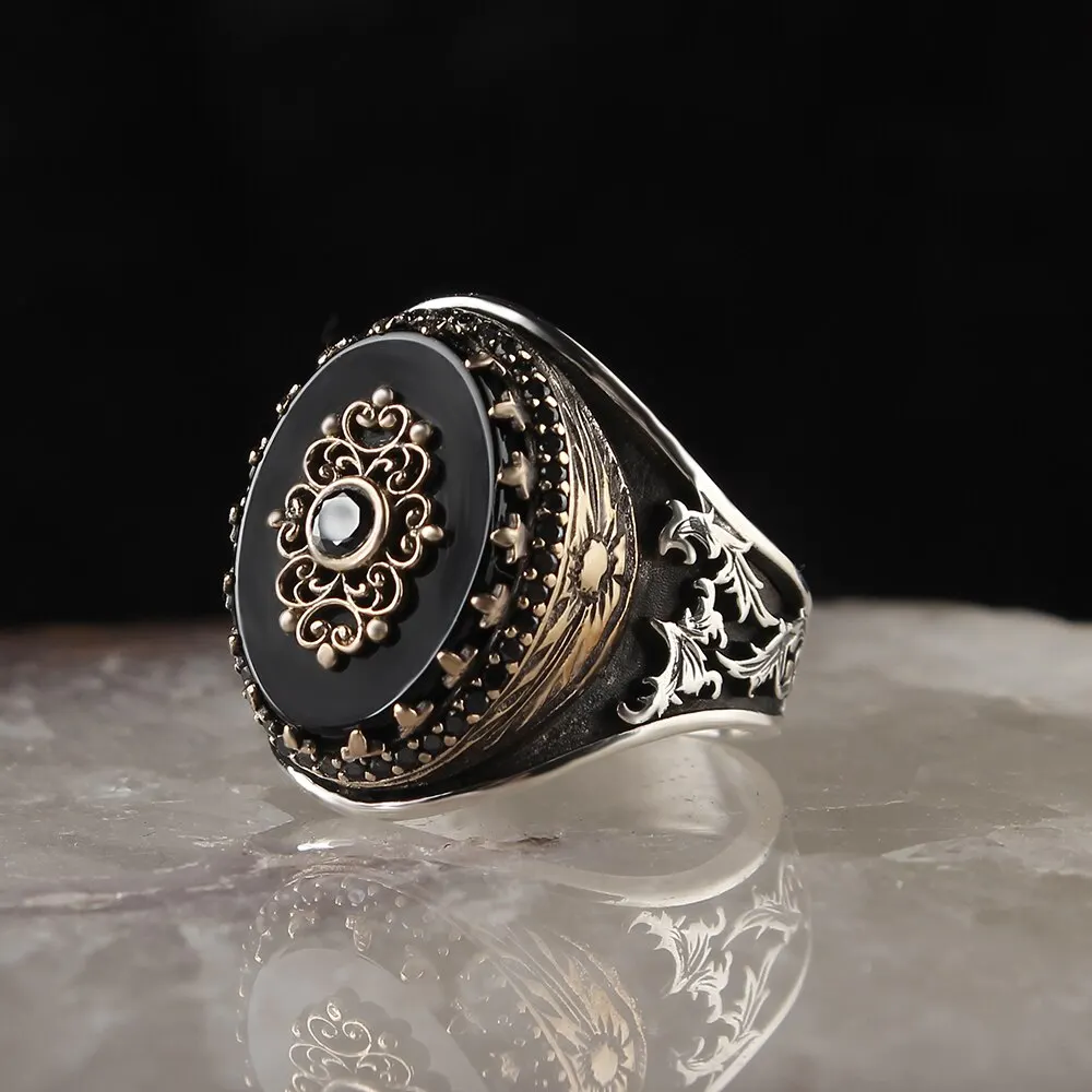 

Мужское кольцо из серебра 925 пробы с натуральным ониксом