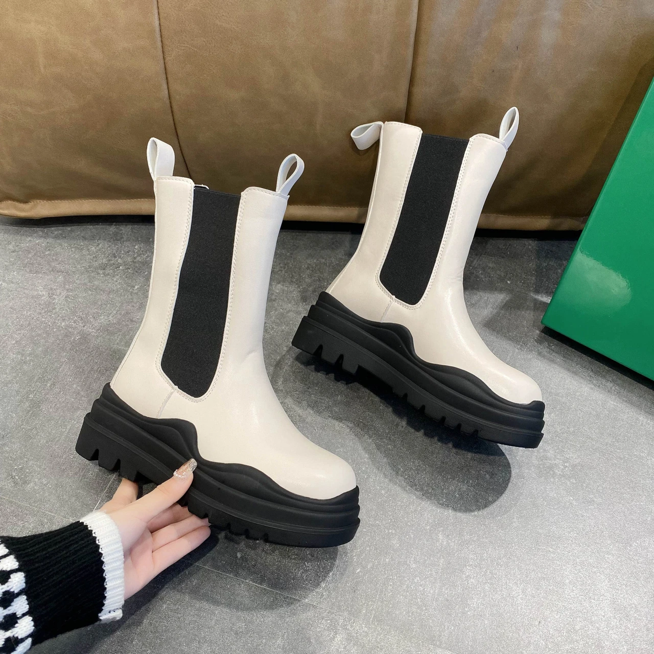 

Explosive Leather Inner Heightening Martin Boots Female British Mid-tube Thick-soled Warm Women's Boots Chimney Chelsea Boots