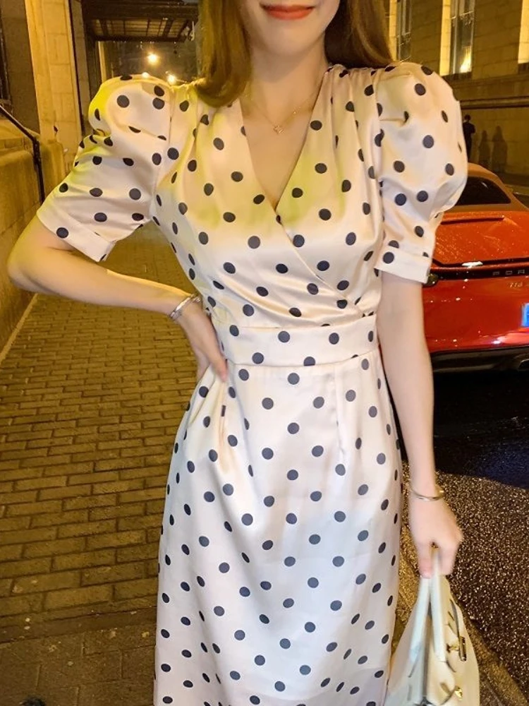 

French Retro Elegant Woman Court Style Polka Dots Classic Dress V-neck Puff Sleeves Harajuku High Street Goddess Slim Mid-dress