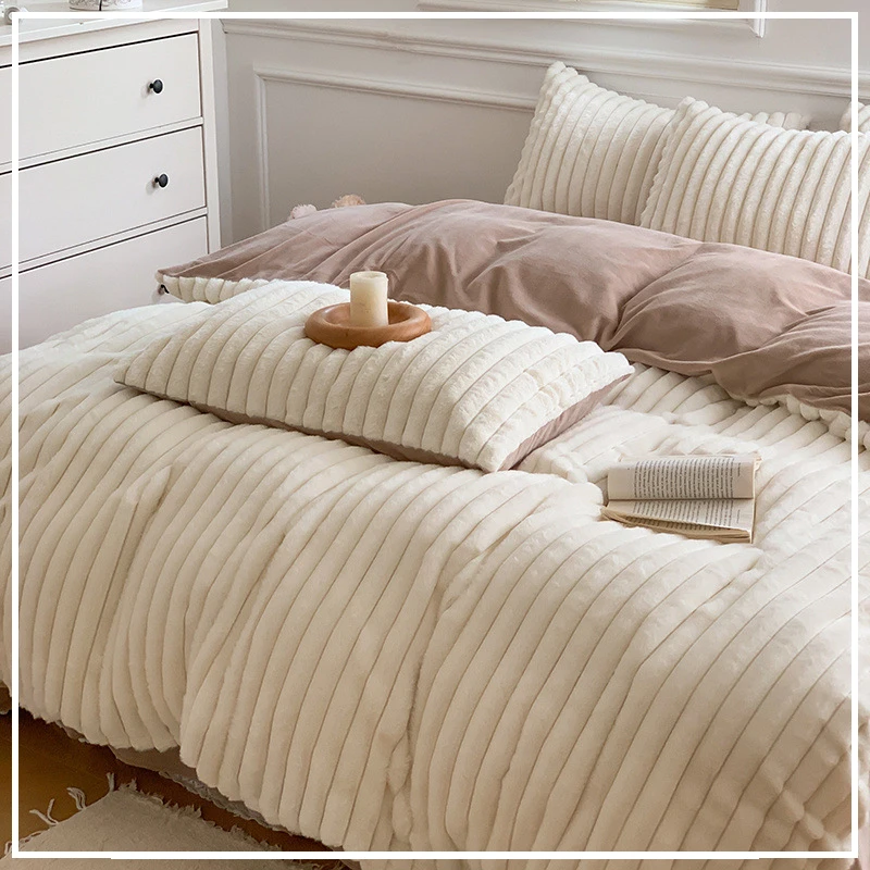 

Комплект утолщенного плюшевого постельного белья из 4 предметов