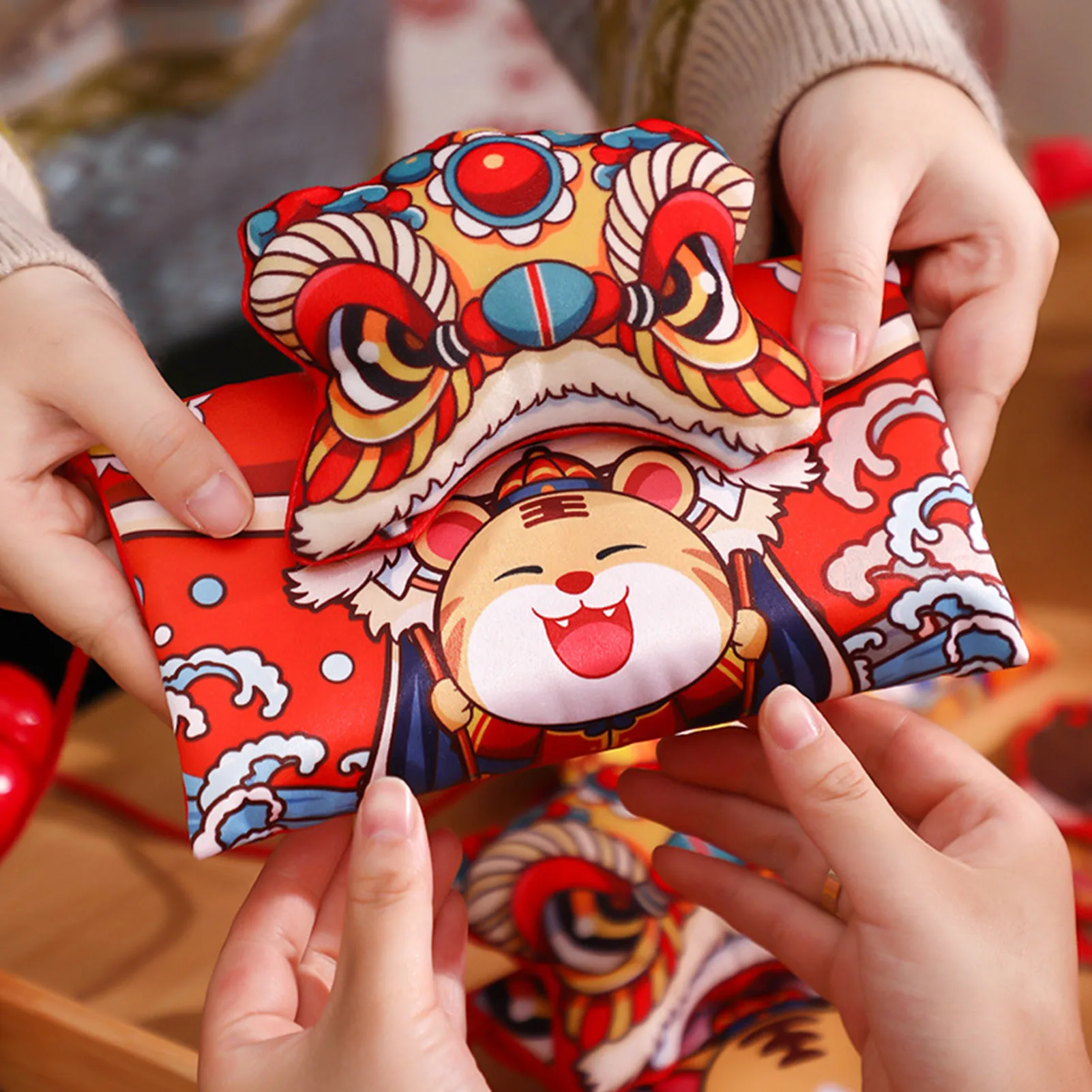 

Конверты красные новогодние из 2022 ткани с мультяшным тигром Hongbao, уведомления о новом году, карманы на удачу для весеннего фестиваля