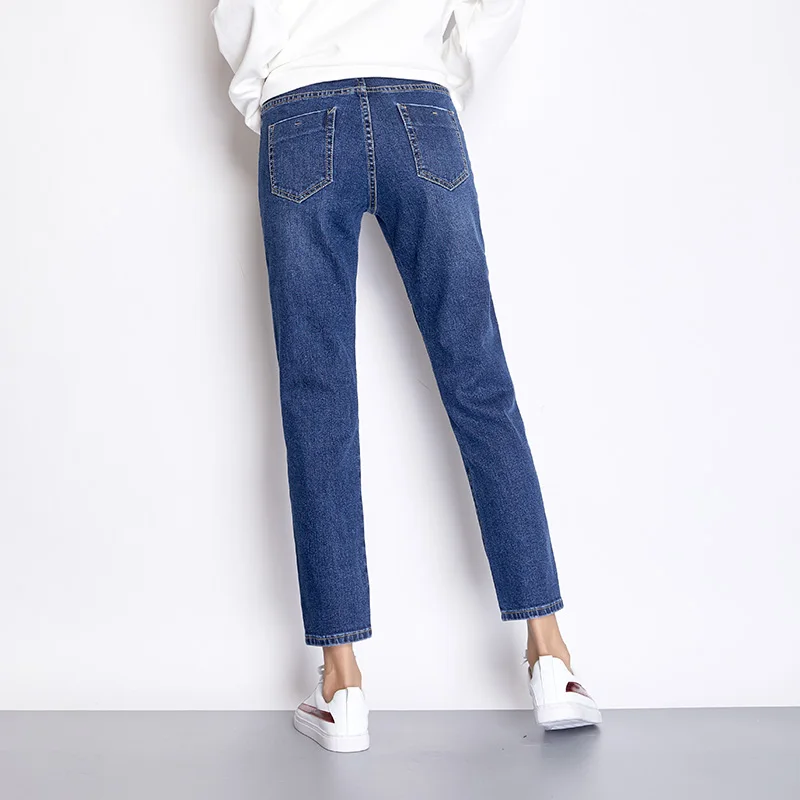 2022 Spring and Summer Stretchy Blue Color Cotton loose Denim pant Mid Waist Full Length Regular Boyfriend Jeans for Women |