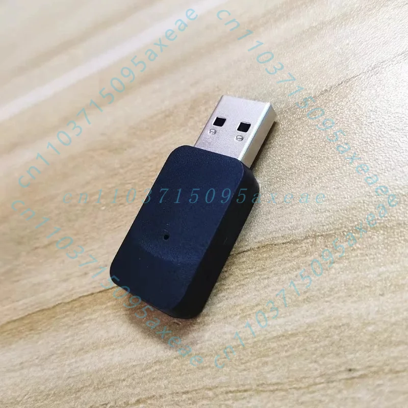 Фото Беспроводной USB-приемник (донгл) для игровой гарнитуры HyperX Cloud Alpha, адаптер аудиосигнала №1