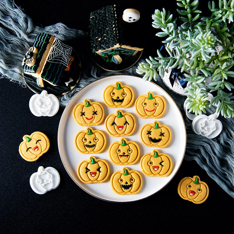 

Halloween Cookie Cutter Fondant Pastry Cake Decorating Tools Cartoon Pumpkin Expression 3D Plastic Biscuit Mould Baking Tools