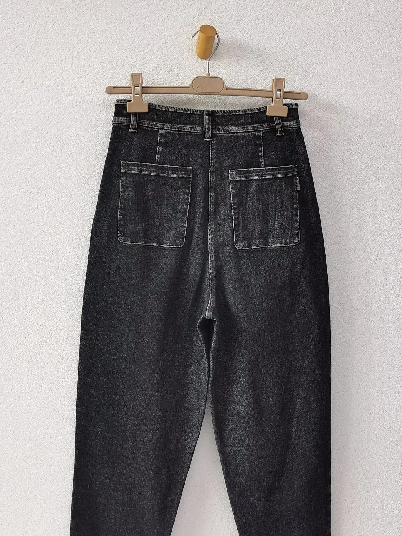 Рисунок 5 - Женские джинсы, штаны