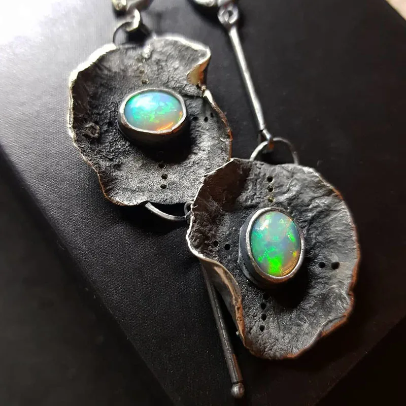

2023 Legendary Acessories Designer Creates Vintage Tribe Earrings for Women New In Lotus-leaf Opal Alloy Birthday Gift