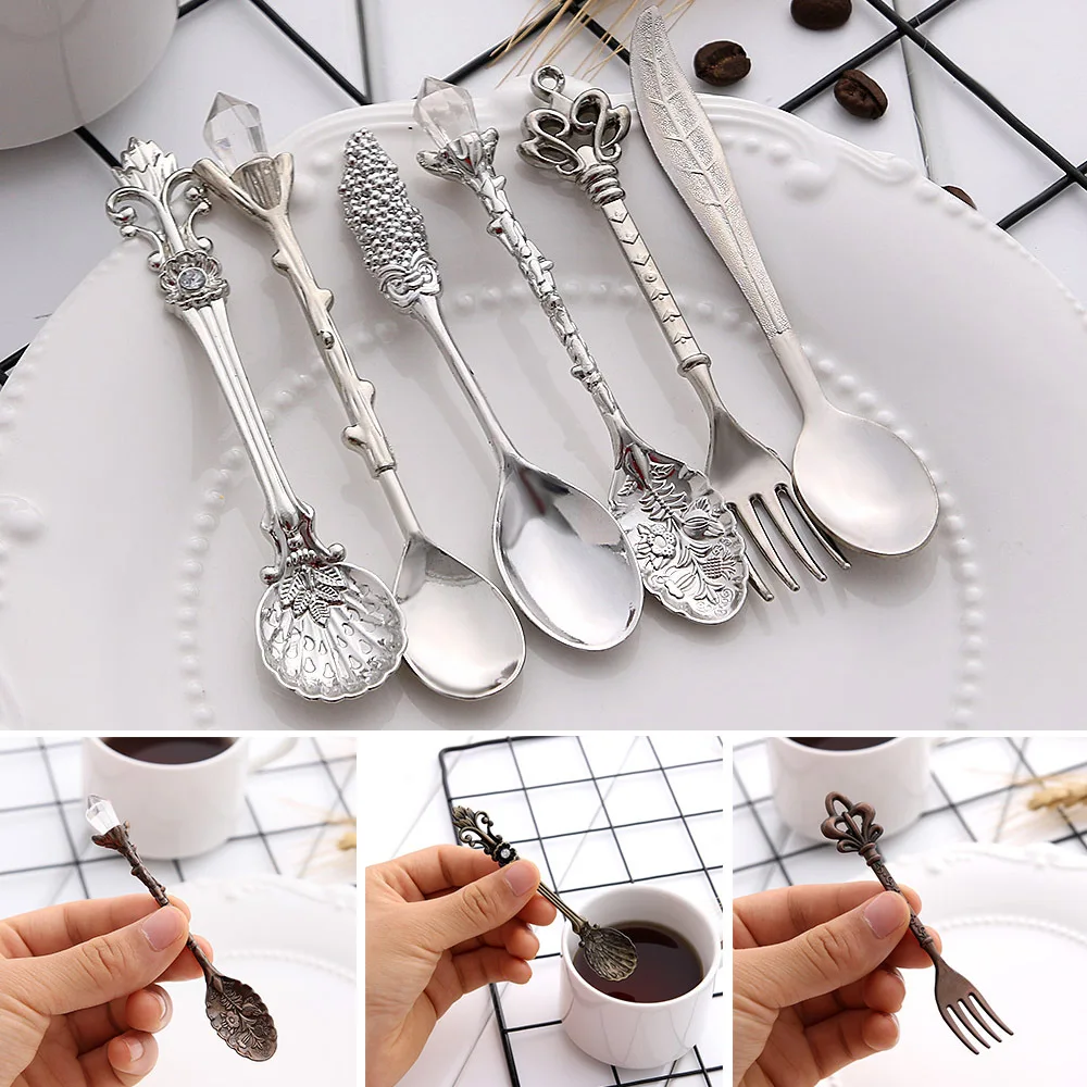 

6pcs Vintage Spoons Fork Mini Royal Style Kitchen Tool Teaspoon 1set Metal Gold Carved Coffee Snacks Fruit Prikkers Dessert Fork