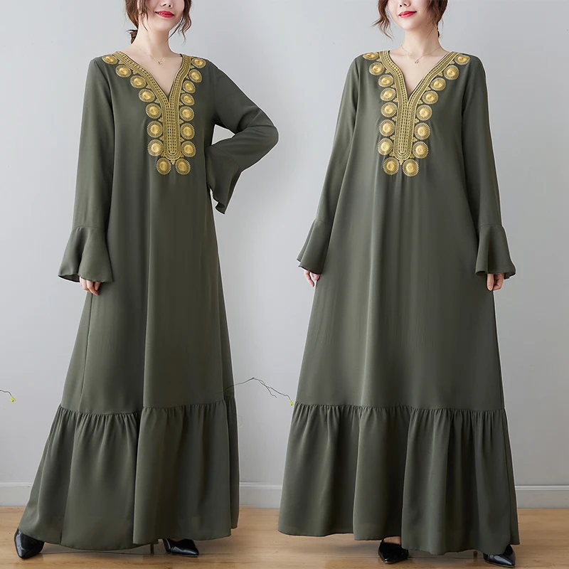 

Женское платье-багги с V-образным вырезом и вышивкой