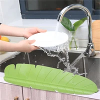 kitchen water baffle household sink dishwashing vegetable washing splash proof suction cup partition silicone water baffle