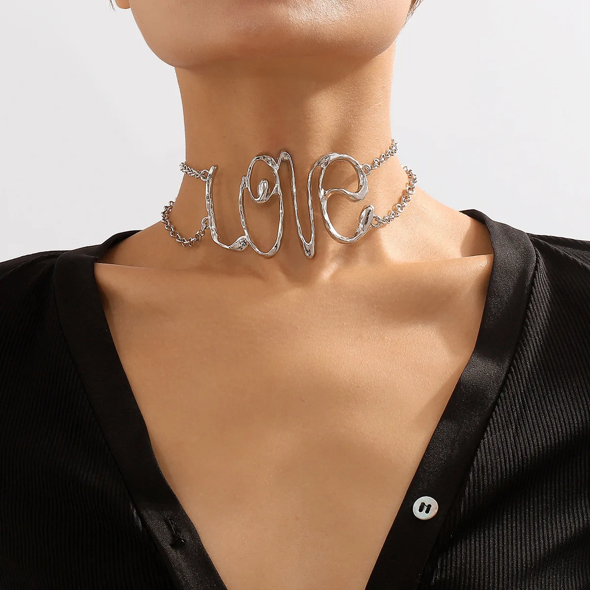 Vintage Exaggerated Cool Hollow Out LOVE Letter Choker Necklaces for Women Metal Neck Chain Steampunk Hip Hop Party Jewelry