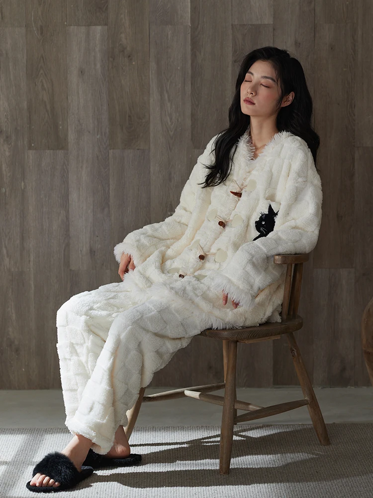 Пижамы из кораллового флиса женские осенне-зимние новинки 2024 теплый