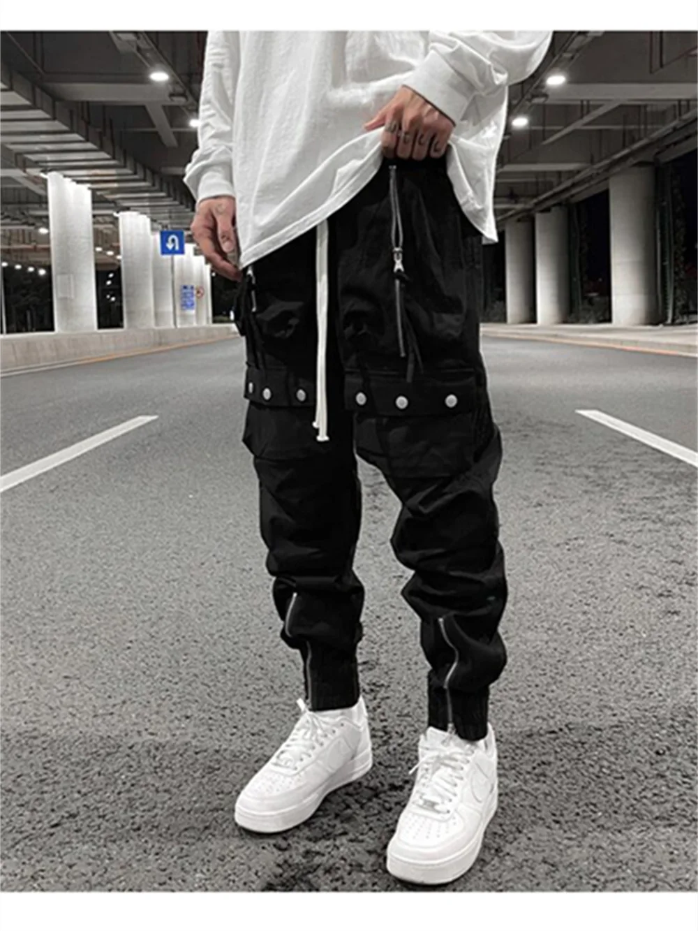 

UNCLEDONJM jogging pants men solid color multi-pocket overalls men zipper slit trousers casual high street fashion cargo pants