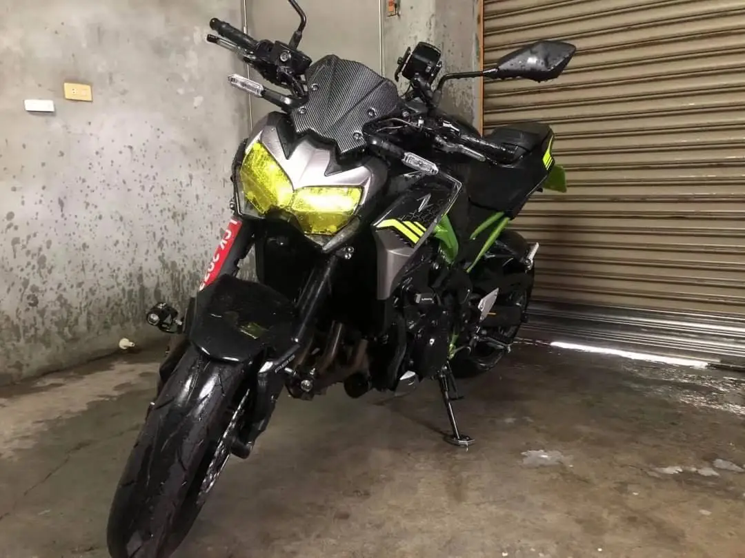 Обтекатель для лобового стекла мотоцикла отражатель козырька ветрового KAWASAKI Z650