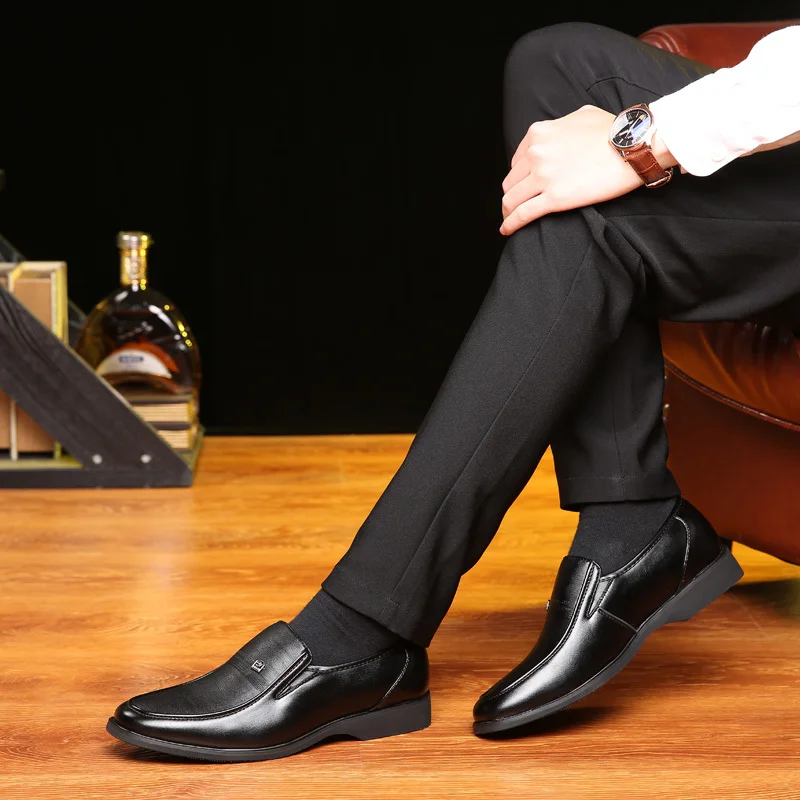Мужская кожаная обувь высокого качества Новая Осенняя официальная Мужские
