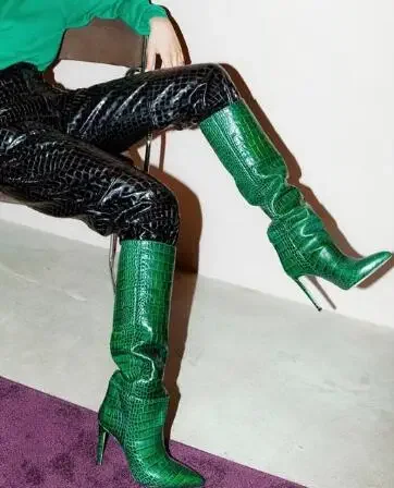 Зеленые черные сапоги до колена из змеиной кожи питона с острым носком женские