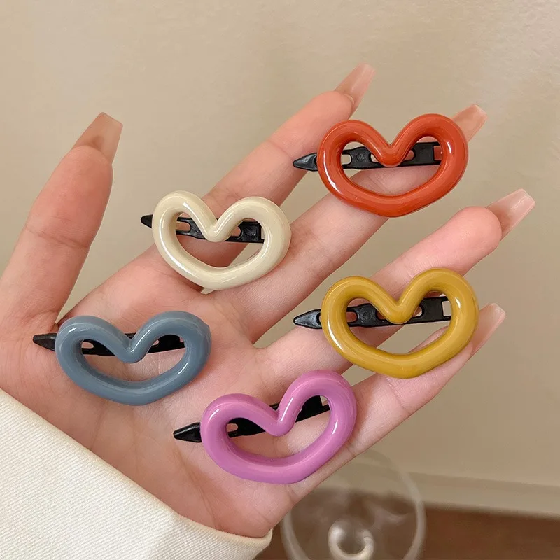 

2pcs Korean Heart Hair Clips Sweet Love Women Girls Hairpin Barrettes Small Bangs Buckle Hairclip Headdress Hair Accessories