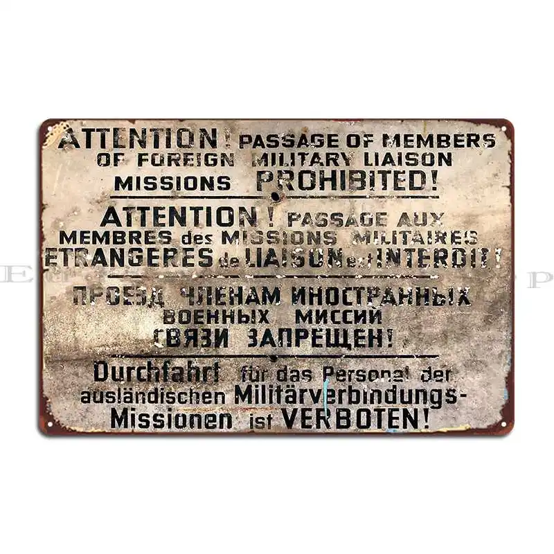 Знак с надписью холодная война