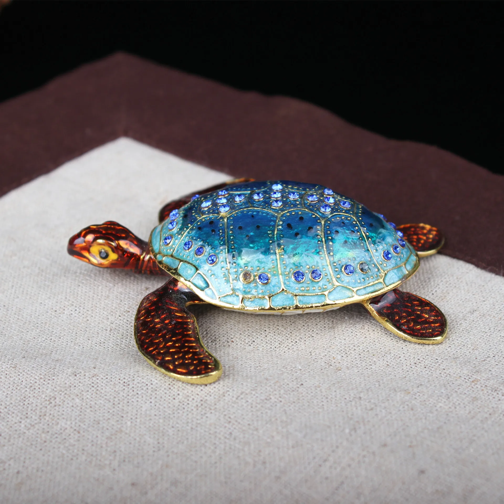 Эмалевые цветные живописные изделия Маленькие украшения из домашней черепахи