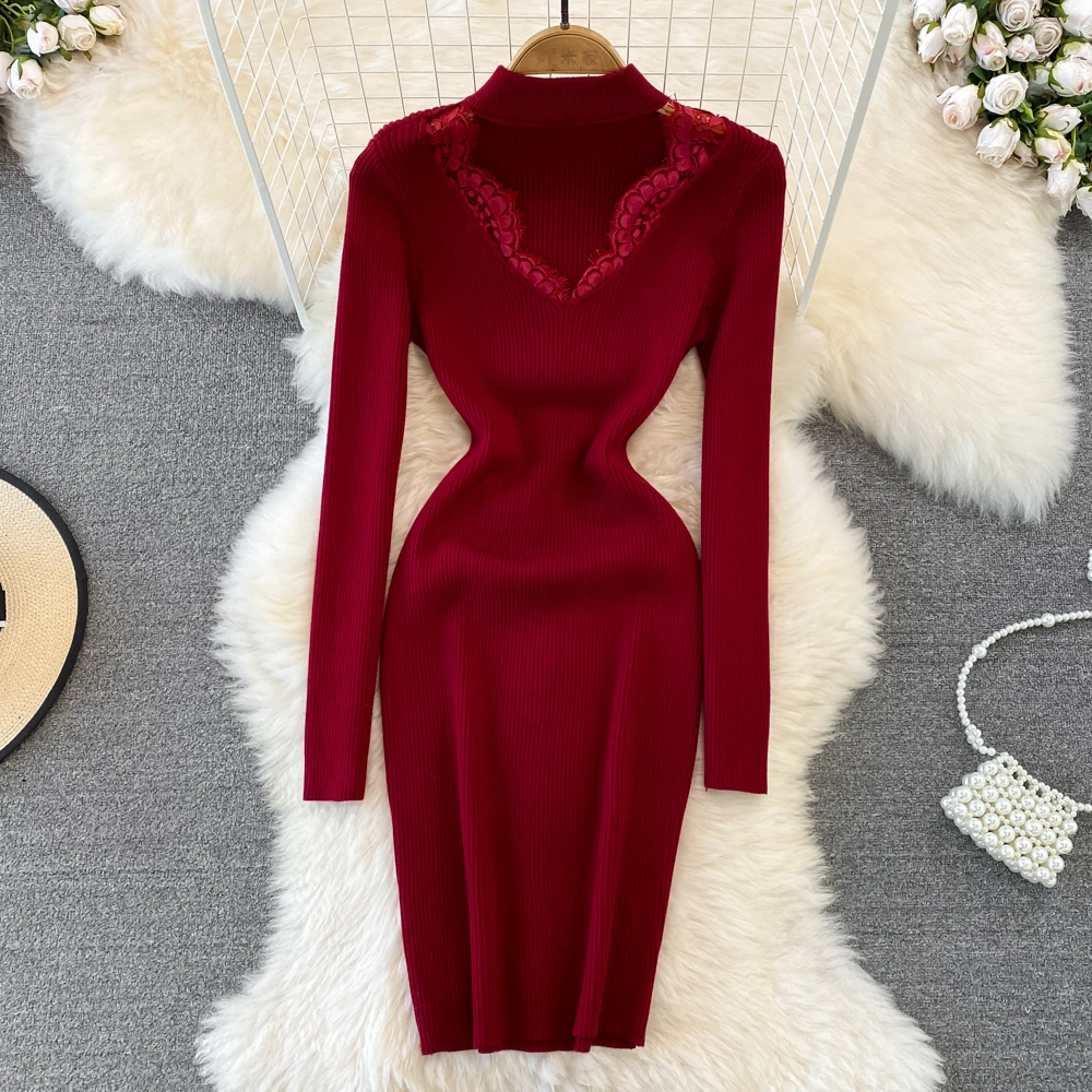 

Женское трикотажное платье с V-образным вырезом и кружевом