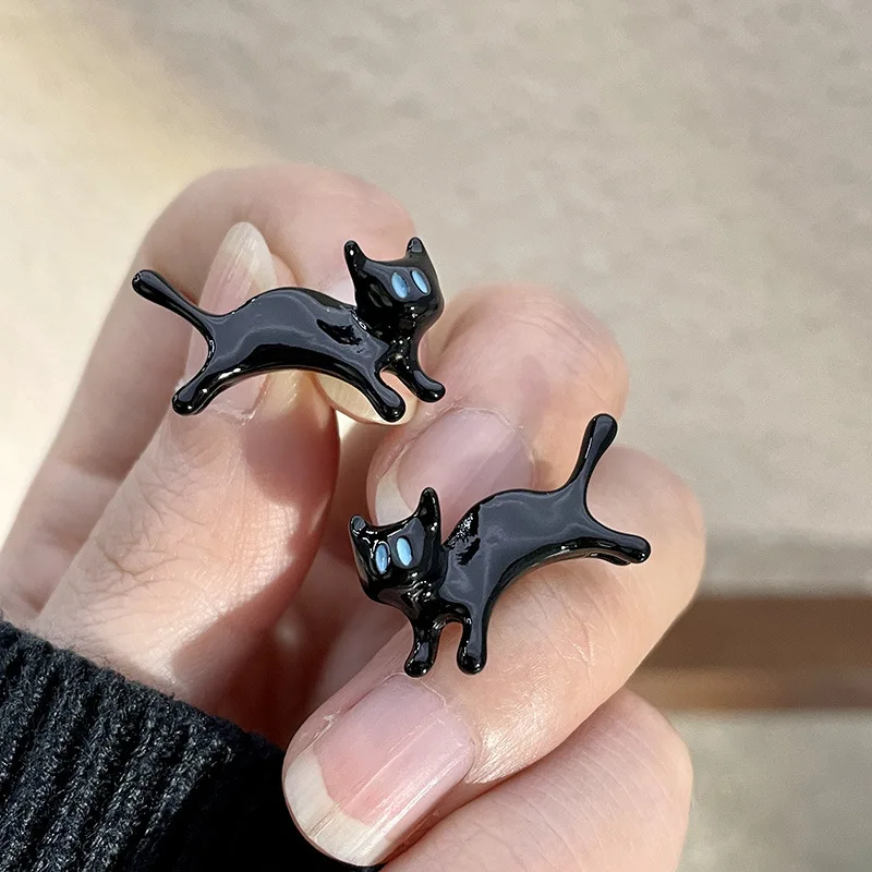 

Trendy Cute Kitten Ear Stud for Women Cartoon Black Cat Earrings Sweet and Fresh Jump Animal Pendientes Earrings Jewelry Student