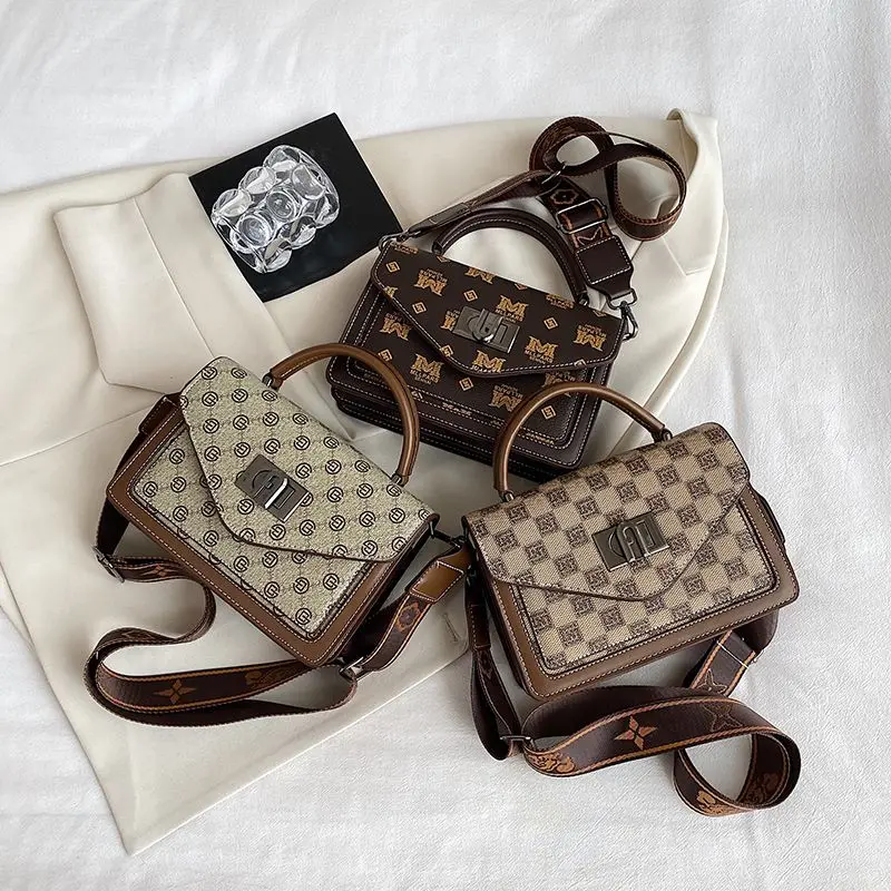 Leather texture fashion retro hand bag small square new fashion niche light luxury high sense crossbody bag