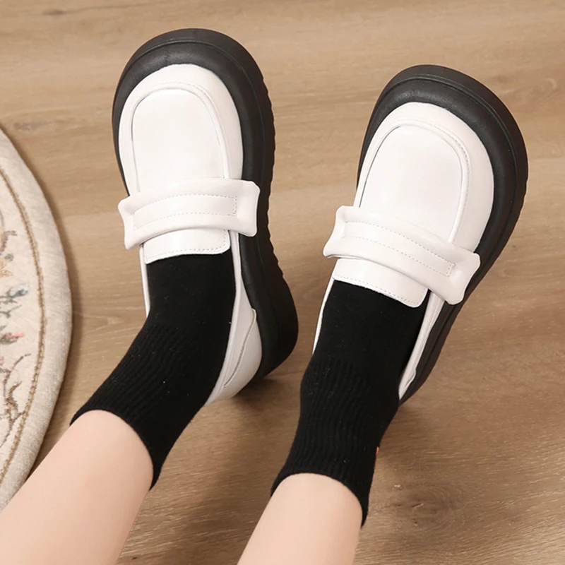 

Lucyever новые туфли на плоской платформе для женщин 2023 весенние неглубокие лоферы из искусственной кожи Женские повседневные туфли на толстой...