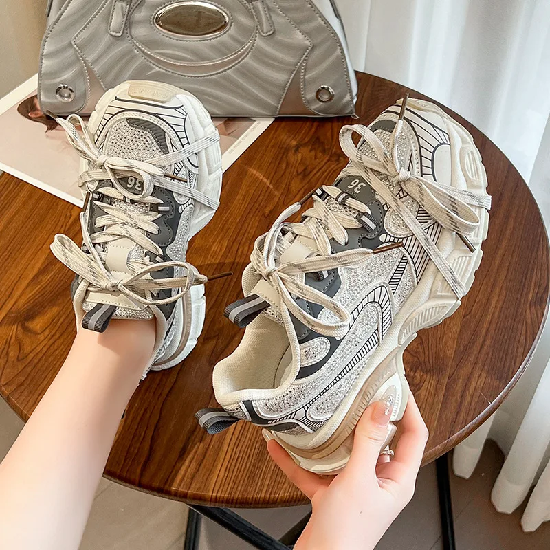 Повседневная удобная модная универсальная спортивная обувь на плоской подошве с