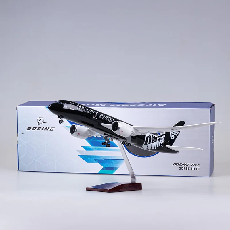 Модель самолета B787 в масштабе 1:85 47 см
