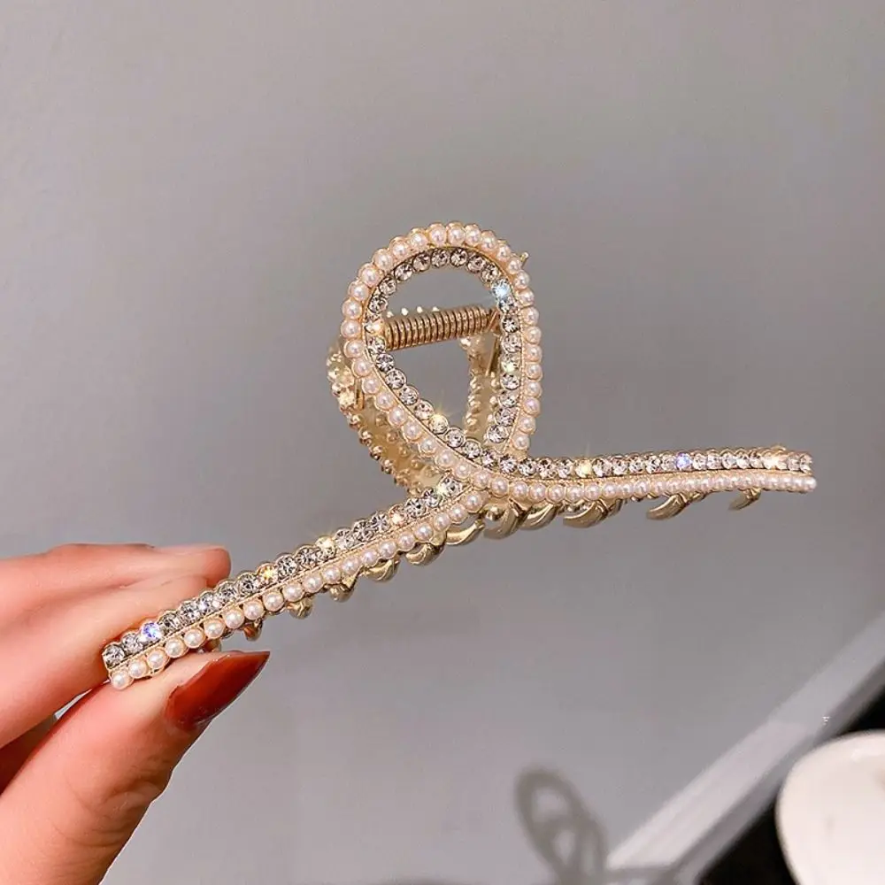 

Women Large Metal Plate Hair Claw Pearl Diamond Shark Clip Hair Clip