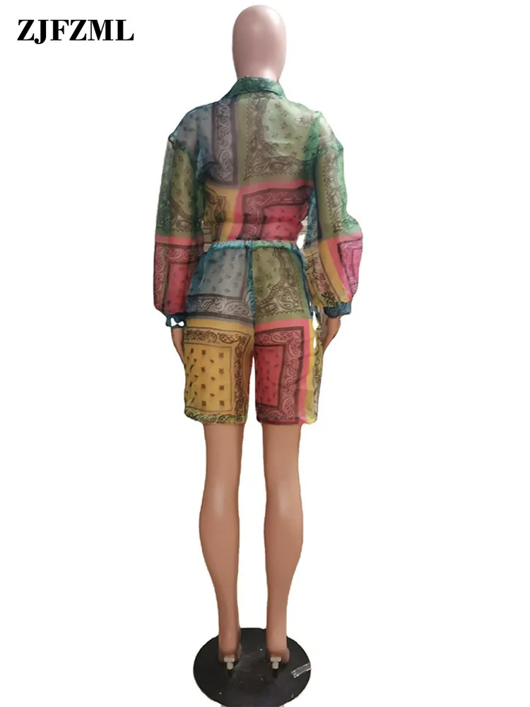 Женская блузка с длинным рукавом и отложным воротником принтом