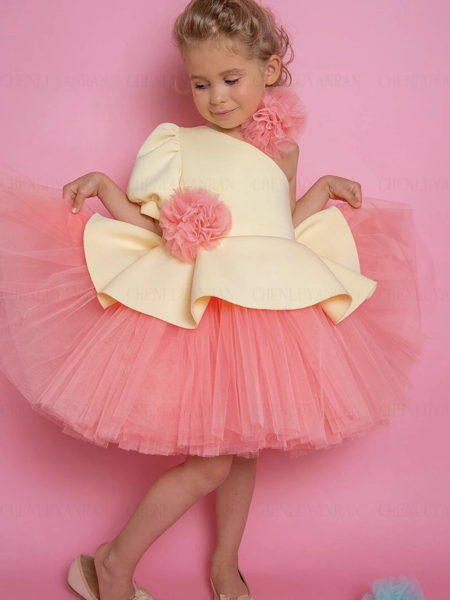 

Cute Flower Girl Dress Short Sleeves Tulle Girl Princess Wedding Party Dress A-Line One-Shoulder First Communion Gown Dress