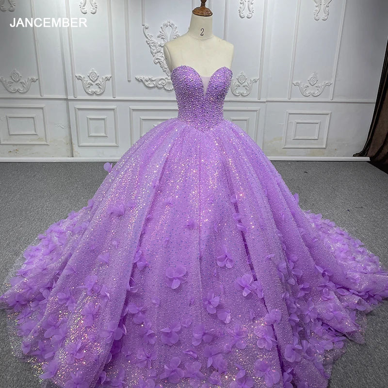 Стильное вечернее платье