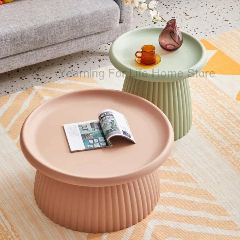 Пластиковые современные журнальные столики круглые мобильные балконные для