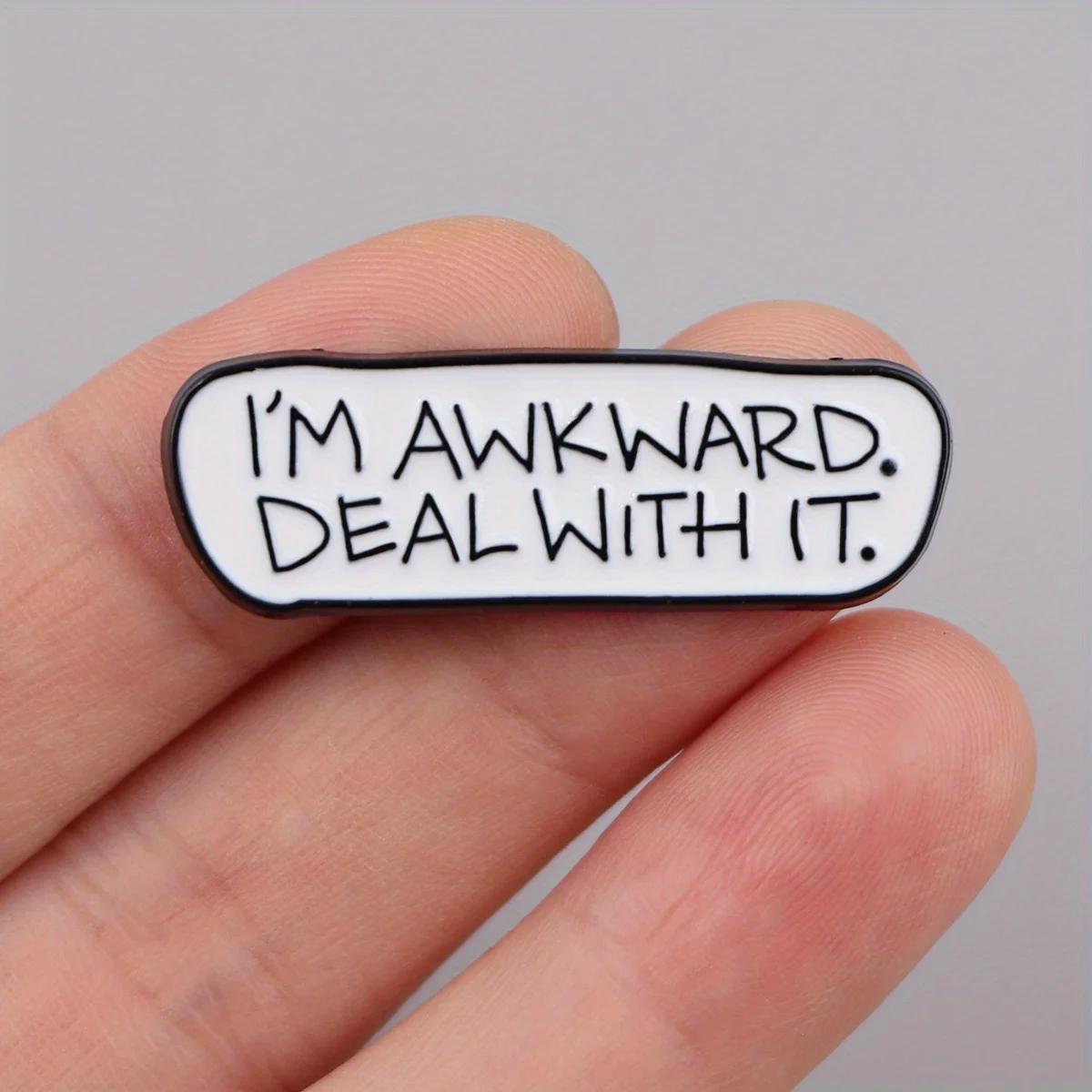 Булавка с лацканами из белой эмали надписью Я нержавею. Предложение этим. Значок