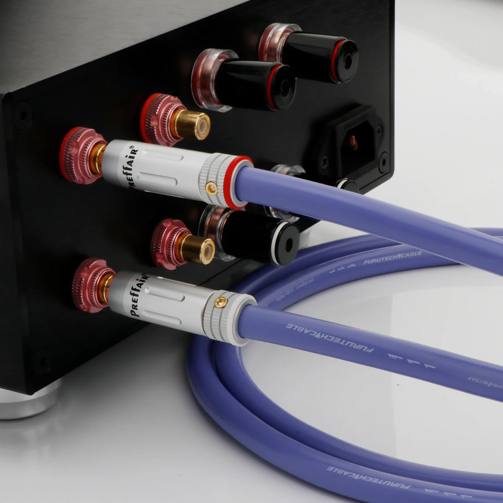 Аудиокабель HiFi Furutech FA-S22 OCC — диаметр 2 6 мм с вилками RCA из 24-каратного золота витые