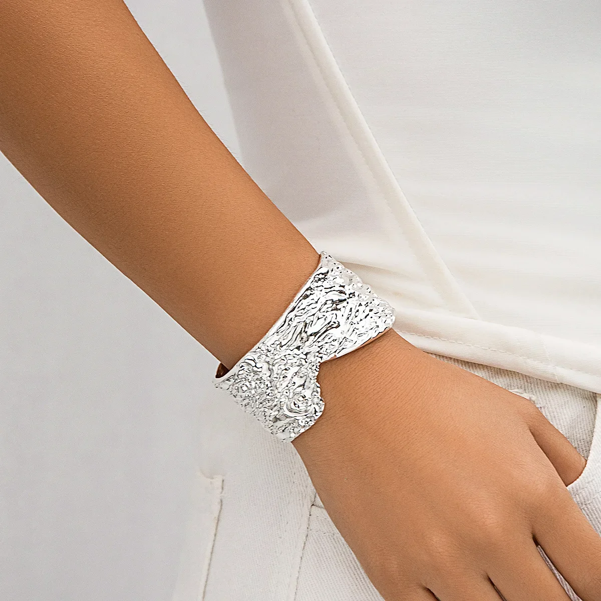 Необычные женские комплекты ювелирных изделий одинаковые браслеты в стиле панк