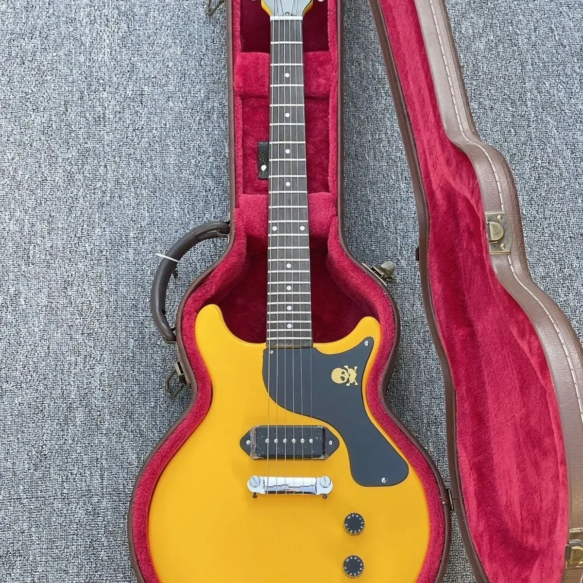 

New Customized Cream Electric Guitar 6 String High-quality Beautiful Timbre