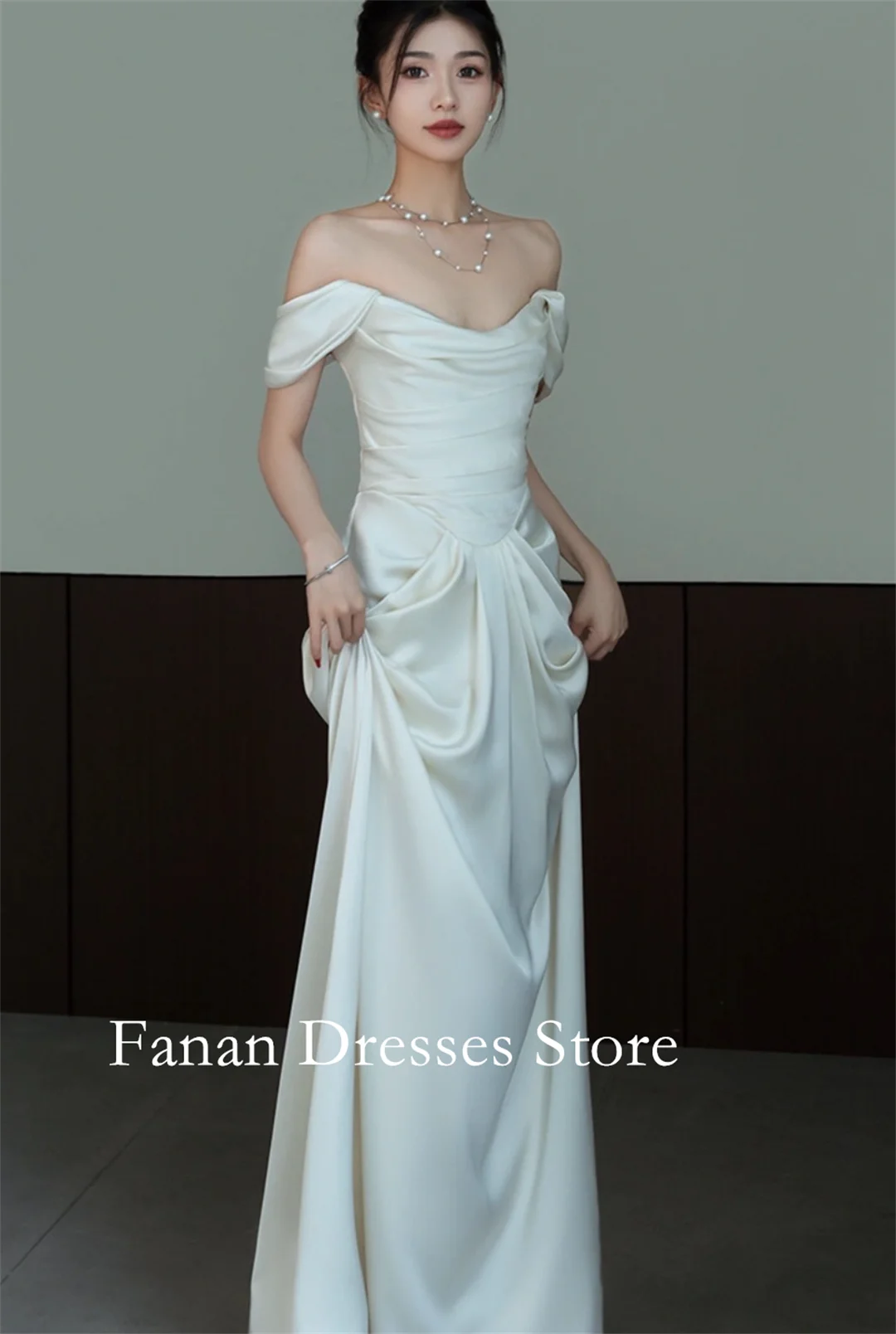 Фото FANAN Корея С открытыми плечами длиной до пола, с короткими рукавами и рюшами, платья невесты с мягким атласным корсетом, свадебные платья 웨딩드레스 цвета слоновой кости Custo №2