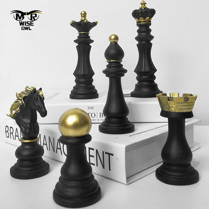 1 Pcs Resin Chess Figurines for Interior International Chesses European Knight King Craft Home Offical Living Room Desktop Decor
