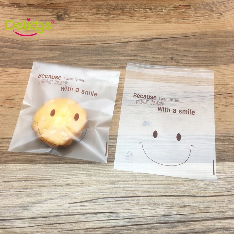 

100PCS Smile Face Plastic Opp Clear Bags Cookies Candy Bread Wrapping Bags Party Gift Packaging Bags