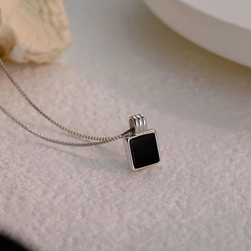 

Silver Color Black Square Necklaces for Women 2023 Trendy Clavicle Box Chains Choker Simple Jewelry Collares Para Mujer