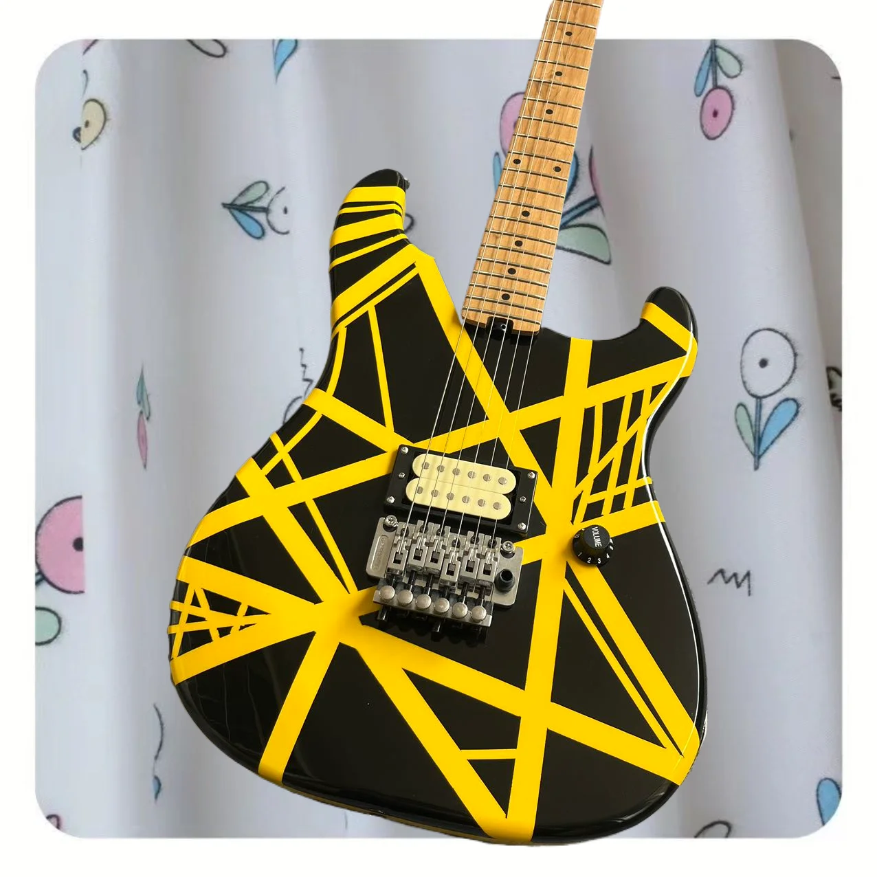 Электрическая гитара Заводская индивидуальная Кленовая шейка корпус в форме