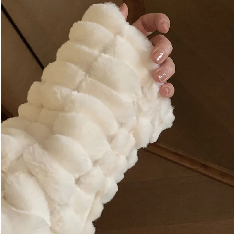 Женский плюшевый кардиган с V-образным вырезом |