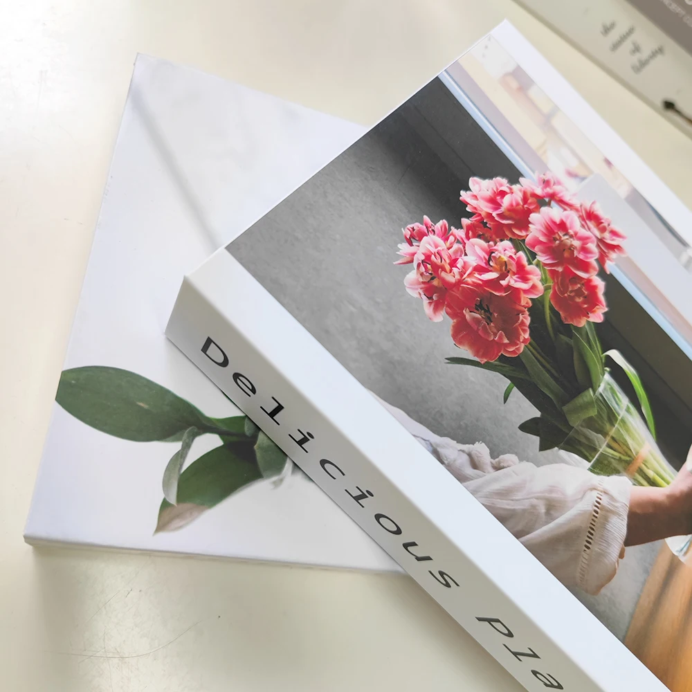 Фальшивые книги Ins Fashion для украшения дома, декорирования кофейного стола, имитации моделей и отделки номеров в отелях.