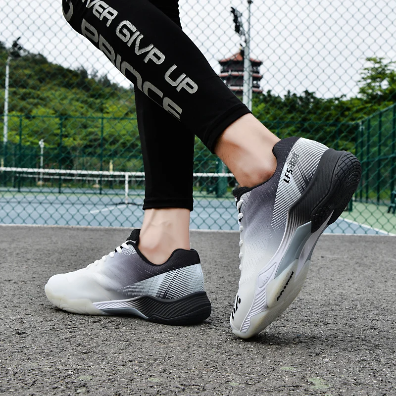 New Badminton Shoes Men Women Big Size 36-46 Professional Badminton Wears for Ladies Tennis Sneakers Light Volleyball Shoes