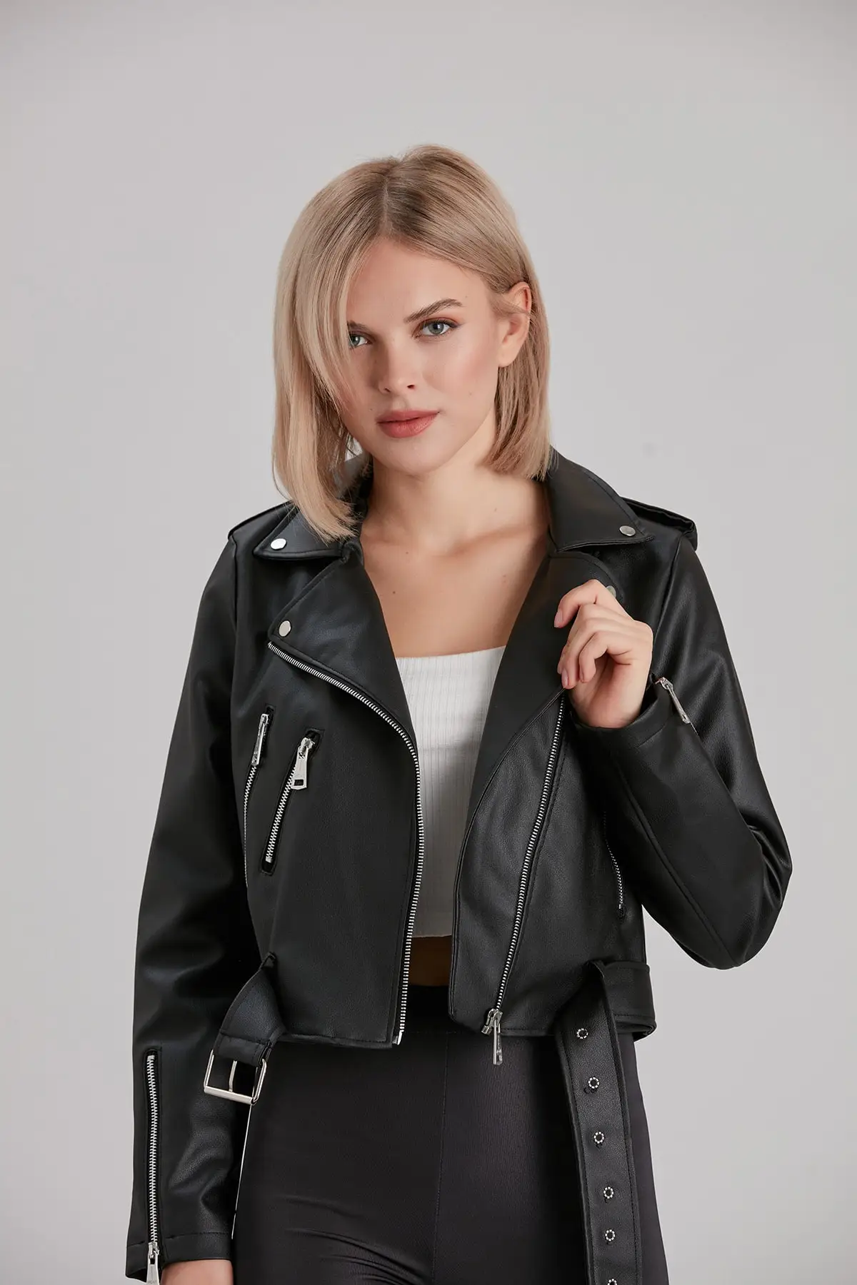 

Женская Черная Куртка из искусственной кожи, приталенное пальто в стиле пилота, турецкое качество, разумная цена, подходящий продукт для ос...