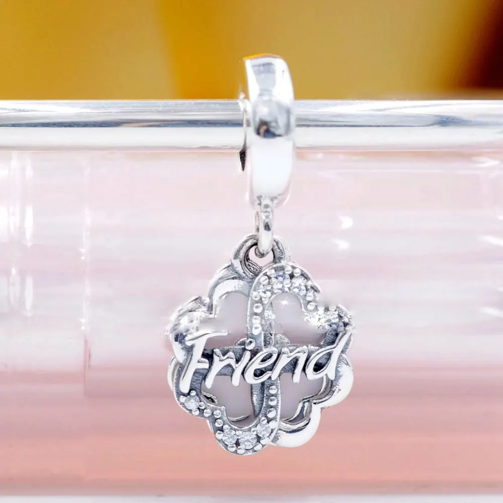

Женский серебряный четырехлистный клевер дружба двойной свисающий Шарм-бусина подходит для всех европейских браслетов Pandora ожерелья