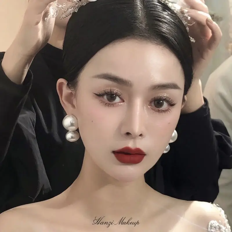 

Atmospheric Pearl Earrings Hong Kong style retro Hepburn temperament Earrings 2023 new wave bride wedding dress advanced