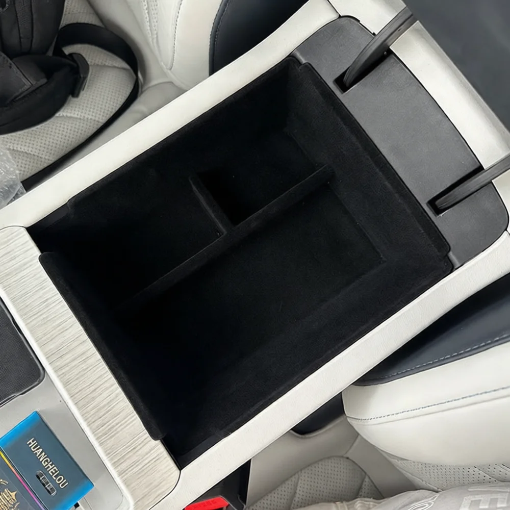Фото Для Geely Galaxy E5 EX5 Proton eMAS 7: Органайзер-подносик для хранения в подлокотнике, аксессуар для центральной консоли, держатель для коробки. №1